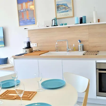 Apartment T2 Climatise Avec Parking A - Fr-1-226b-72 *